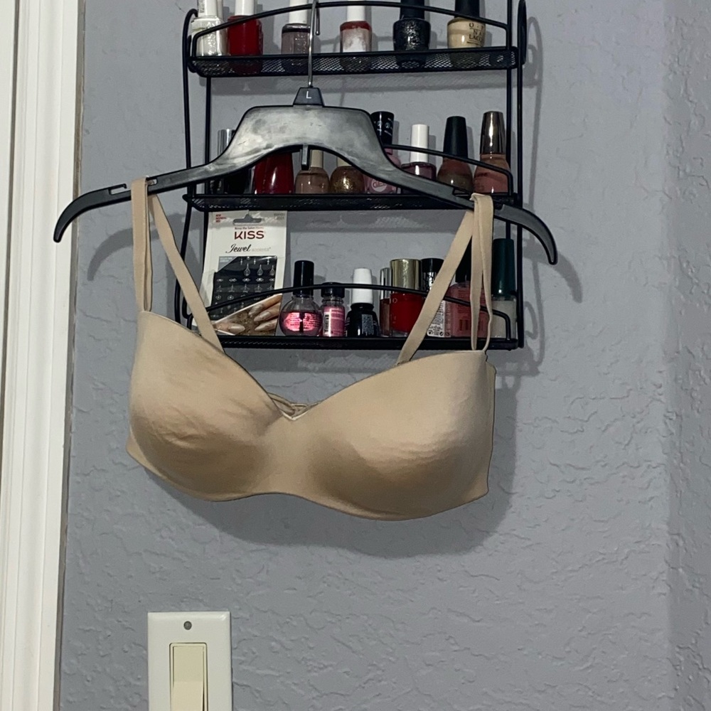 Nude strapless bra straps included
